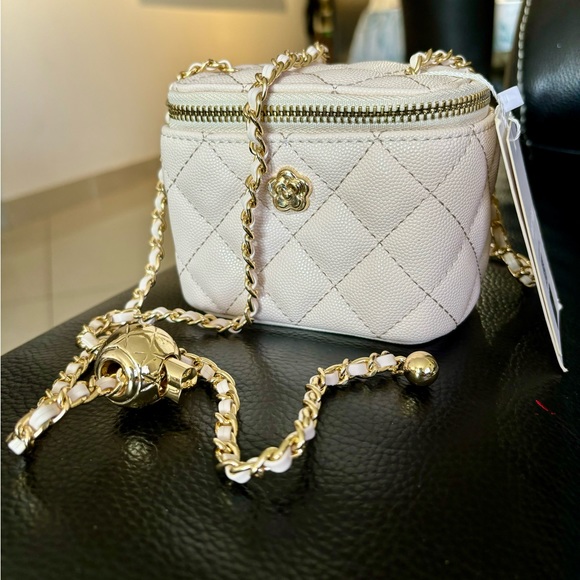white cute mini square bag the cute ball belt chain can be adjusted in length - Picture 4 of 5